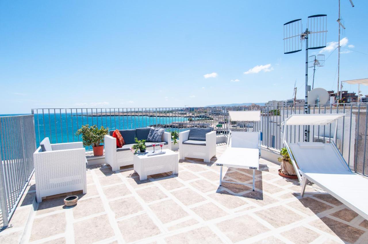 Helloapulia - Sea View Terrace Conchiglia Apartment Монополи Екстериор снимка